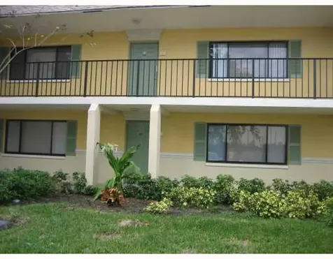 709 Meadows Circle Boynton Beach FL 33436