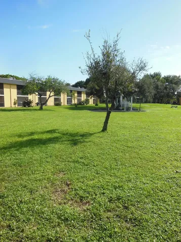 709 Meadows Circle Boynton Beach FL 33436