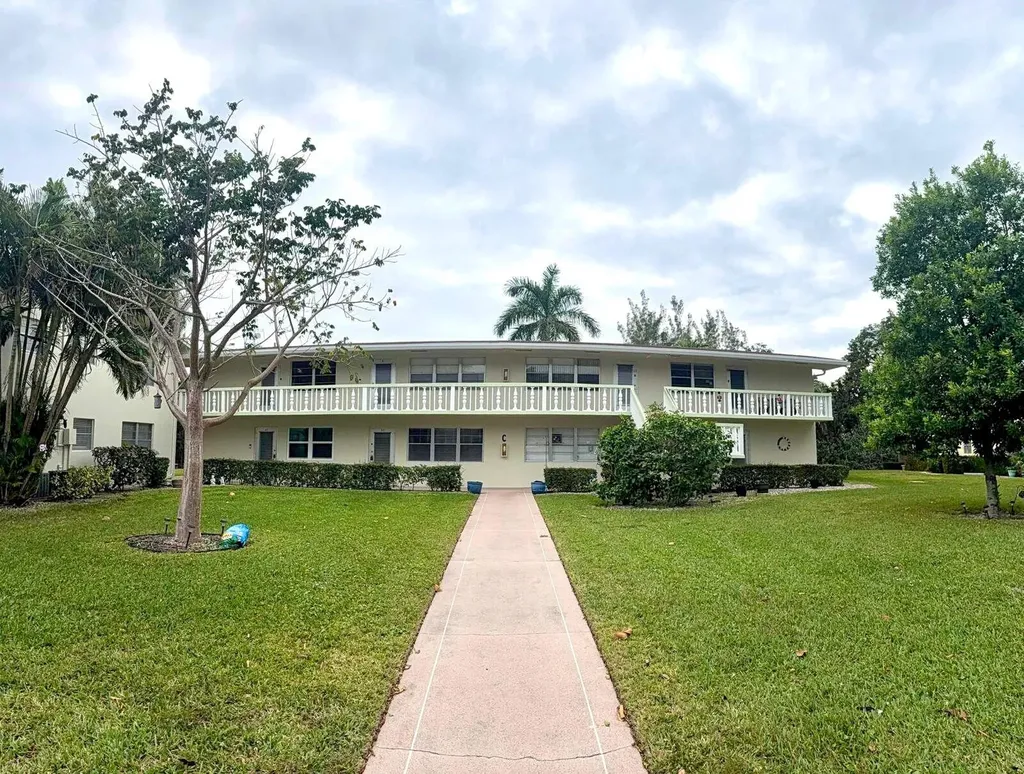 63 Windsor C West Palm Beach FL 33417