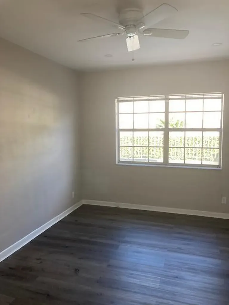 299 SW 7th Street Boca Raton FL 33432