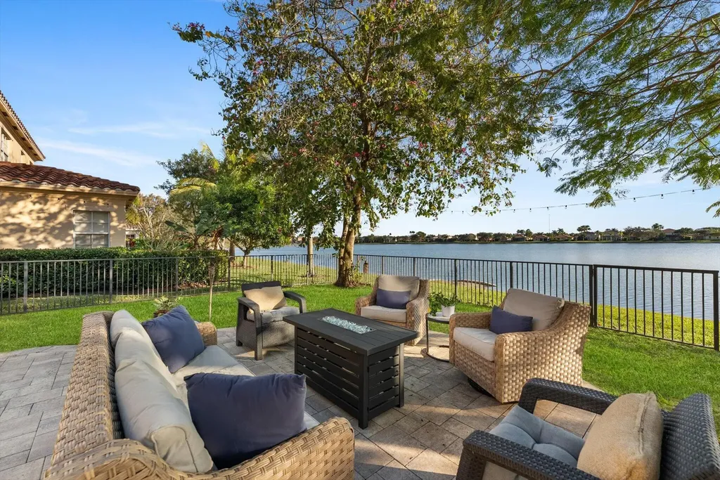 10712 Willow Oak Court Wellington FL 33414