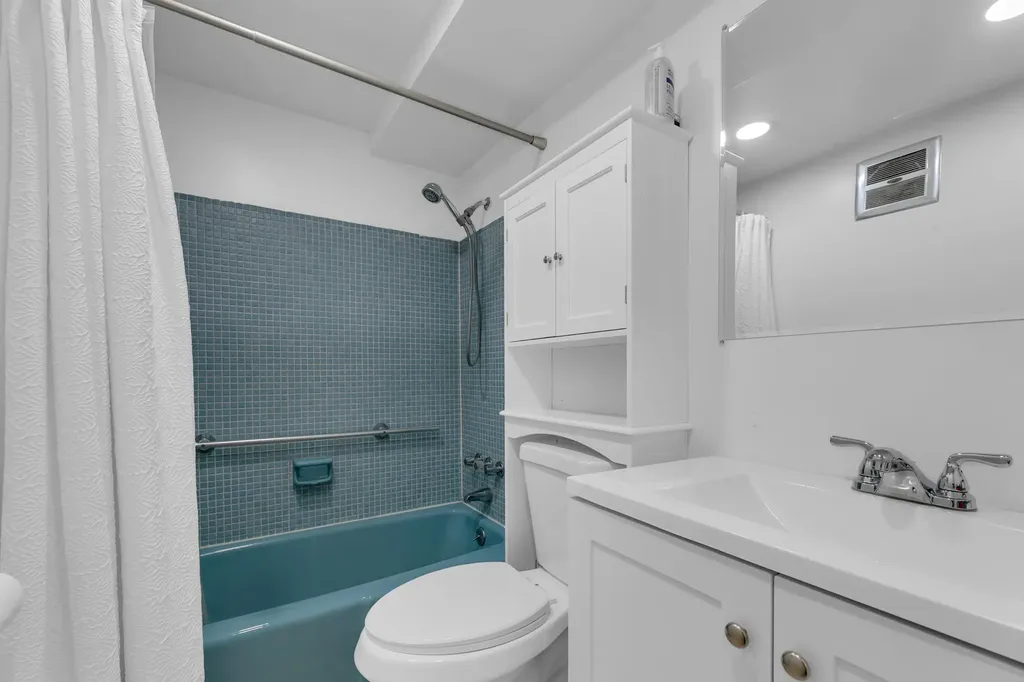960 Crystal Lake Drive Deerfield Beach FL 33064