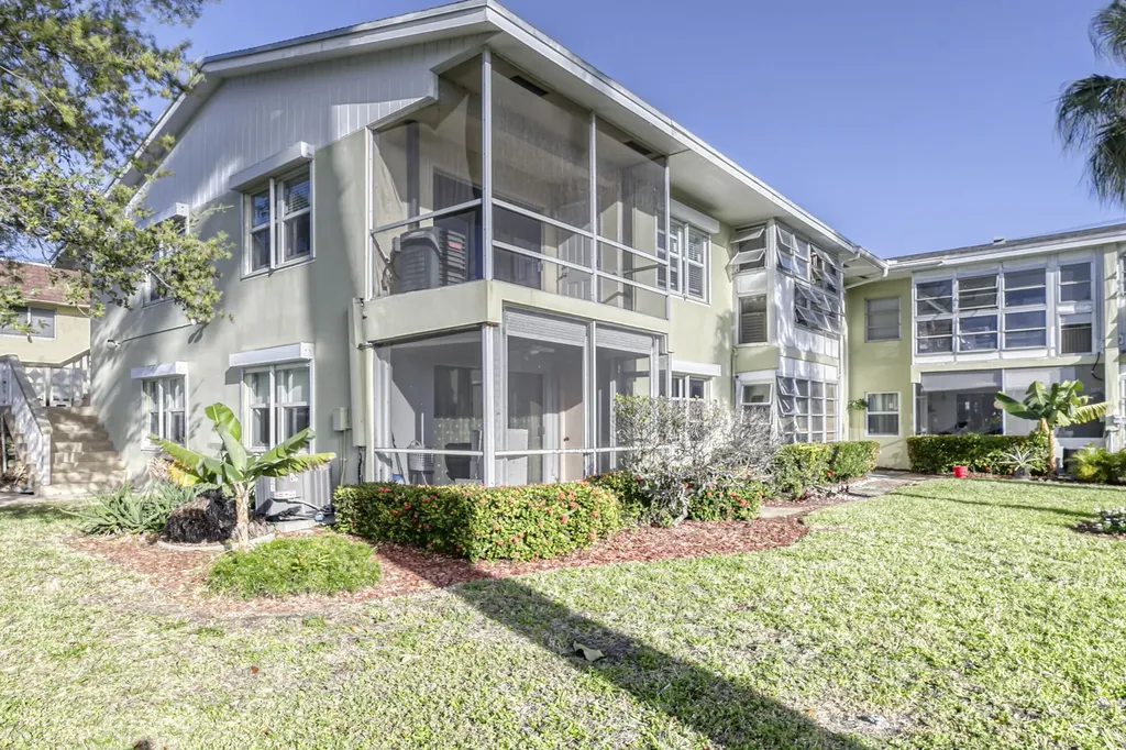 960 Crystal Lake Drive Deerfield Beach FL 33064