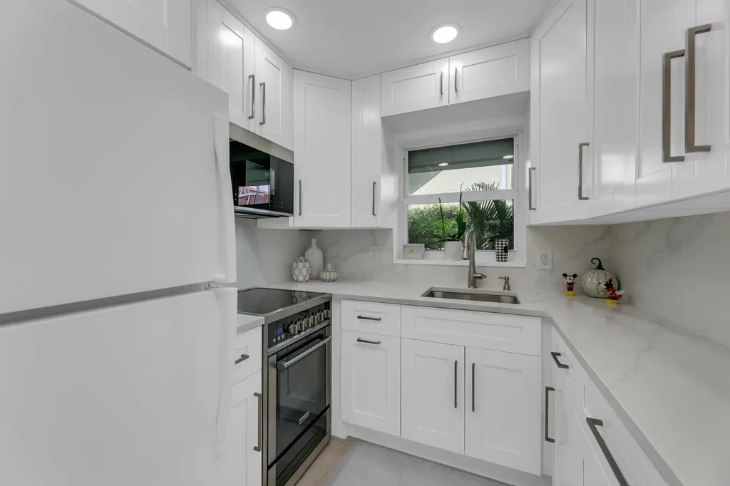 960 Crystal Lake Drive Deerfield Beach FL 33064