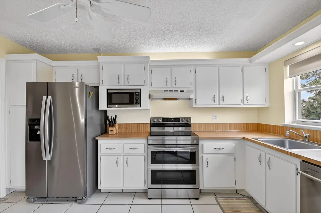 3871 Via Poinciana Lake Worth FL 33467