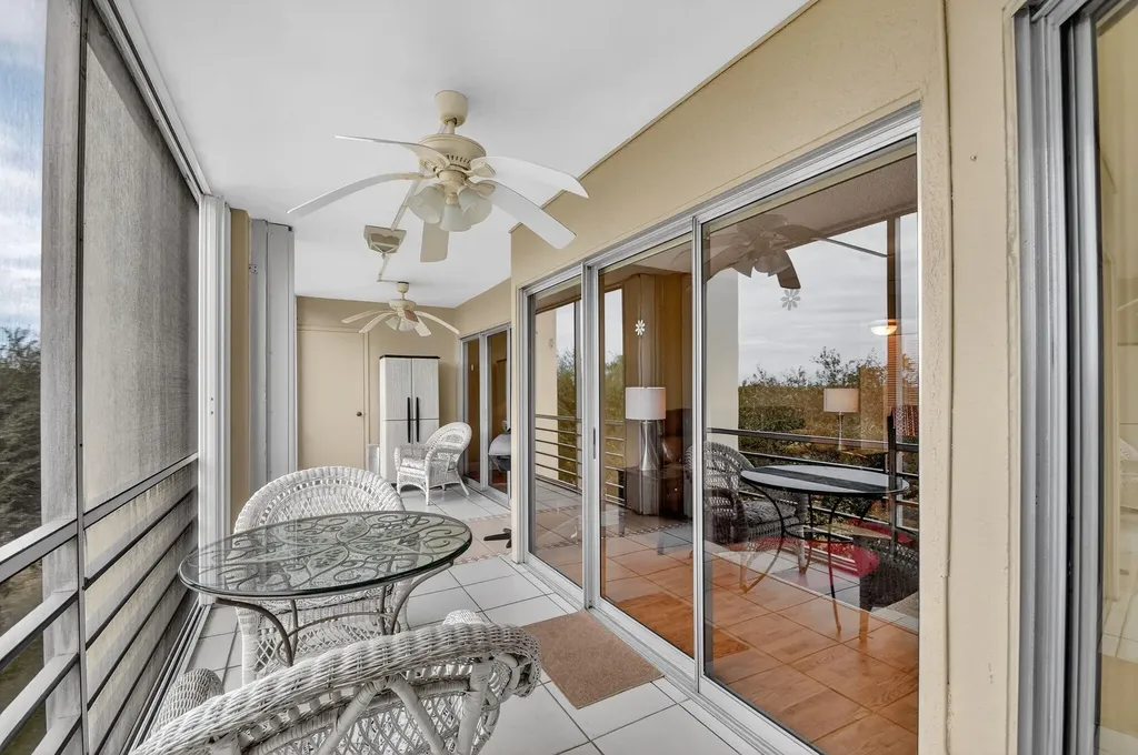 3871 Via Poinciana Lake Worth FL 33467