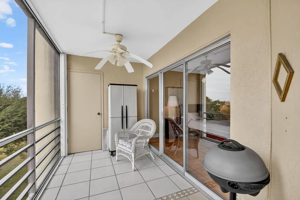 3871 Via Poinciana Lake Worth FL 33467