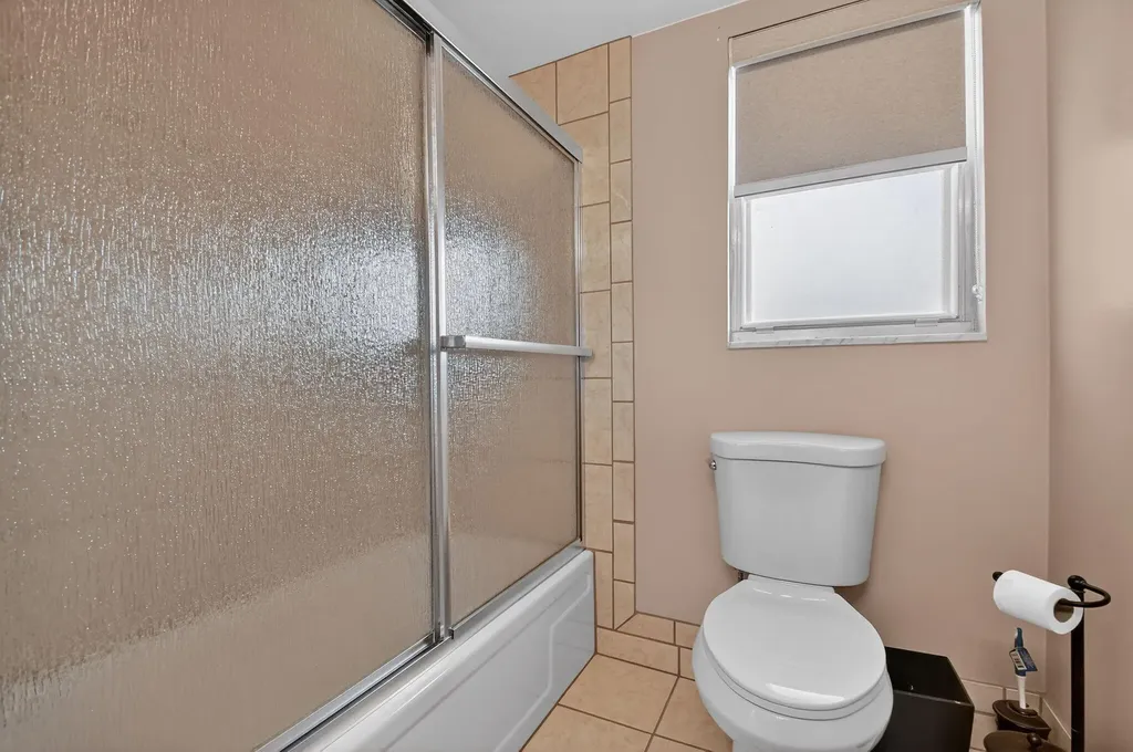 3871 Via Poinciana Lake Worth FL 33467