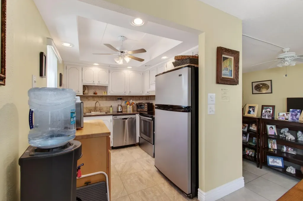 256 Flanders F Delray Beach FL 33484