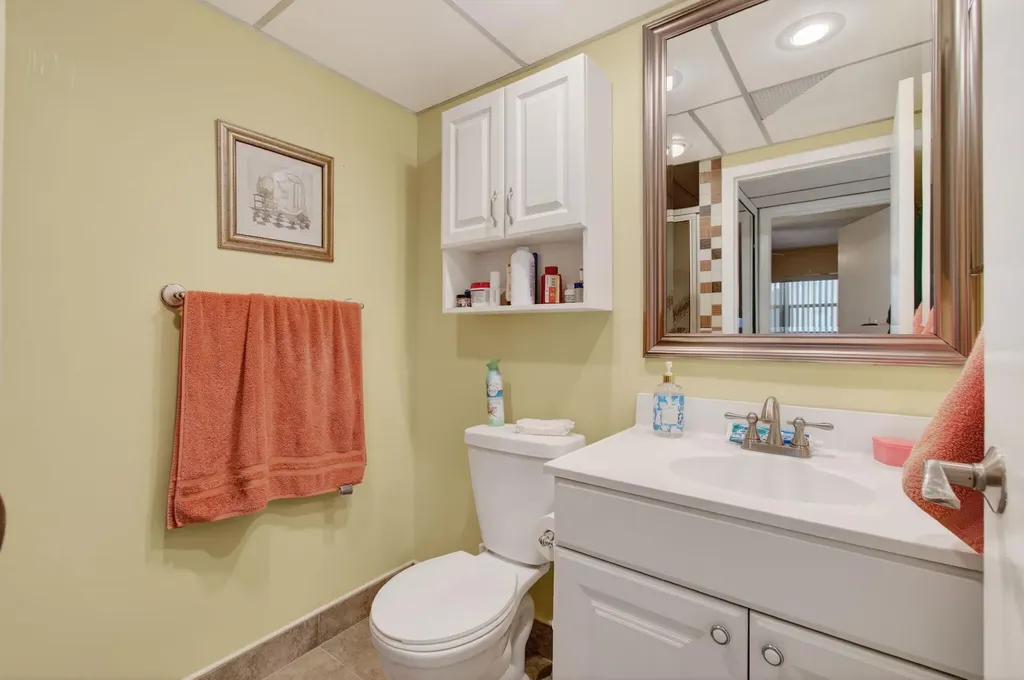 256 Flanders F Delray Beach FL 33484
