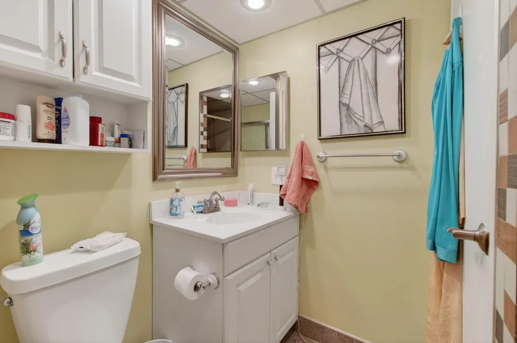 256 Flanders F Delray Beach FL 33484