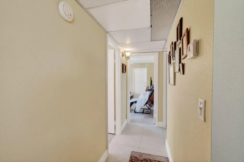 256 Flanders F Delray Beach FL 33484