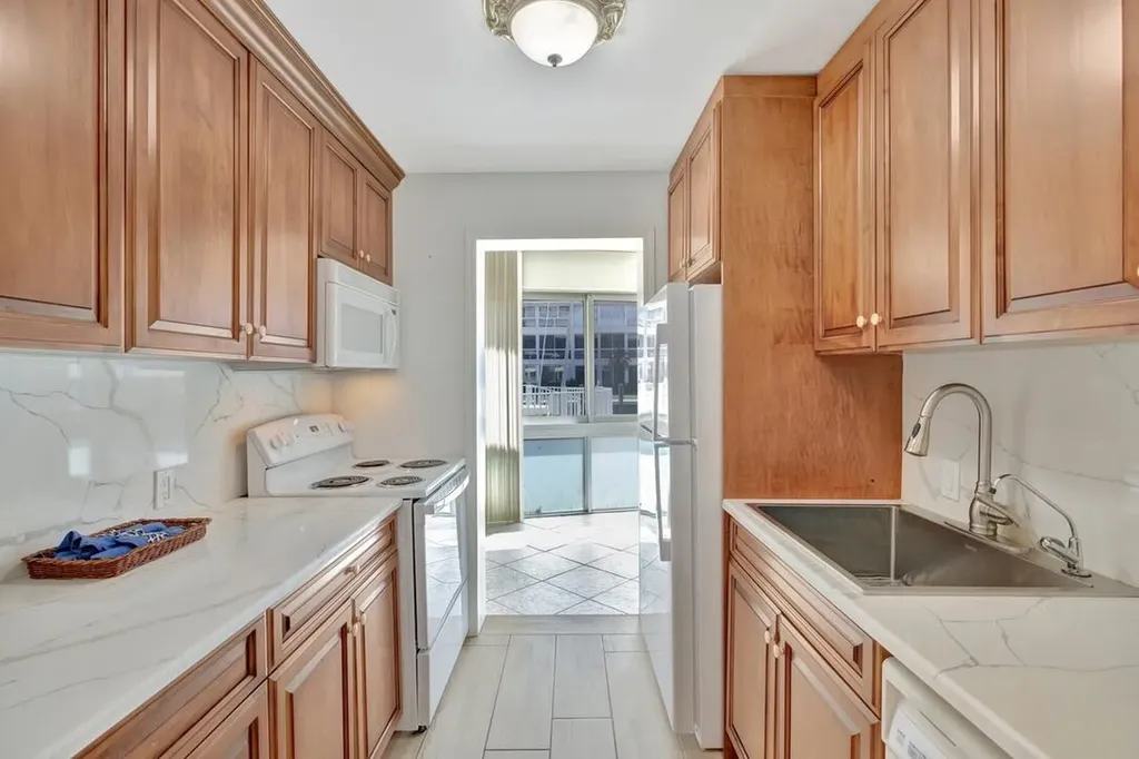 3050 NE 48th Street Fort Lauderdale FL 33308