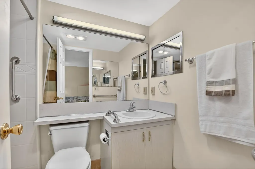 2070 Newport Q Deerfield Beach FL 33442