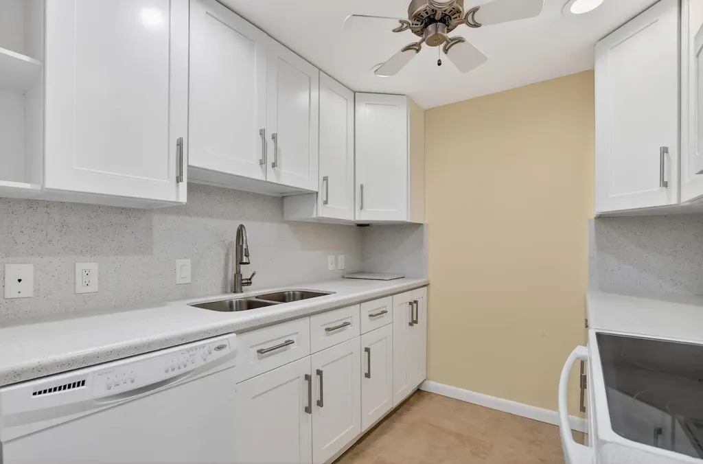 2070 Newport Q Deerfield Beach FL 33442