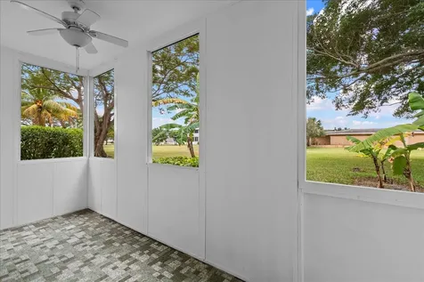 142 Kent I West Palm Beach FL 33417
