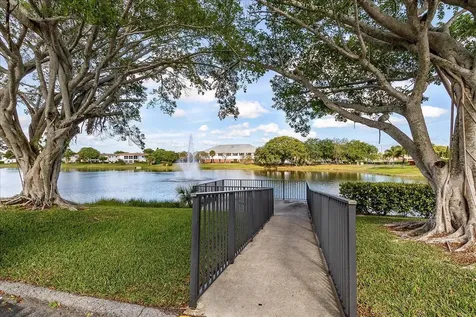 142 Kent I West Palm Beach FL 33417