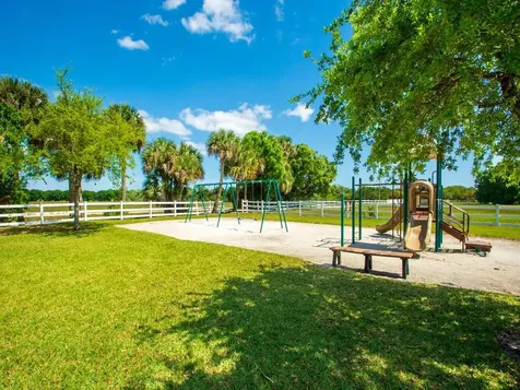 7543 15th Street Vero Beach FL 32966