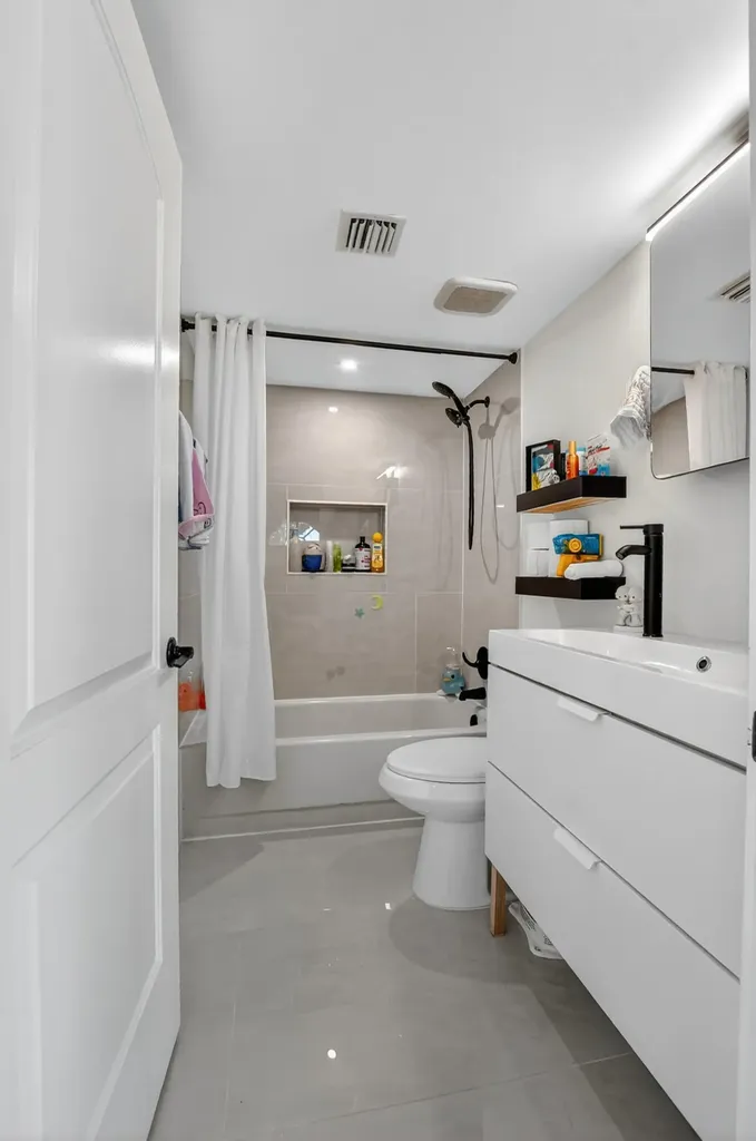4005 Village Drive Delray Beach FL 33445