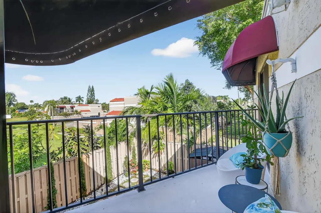 4005 Village Drive Delray Beach FL 33445