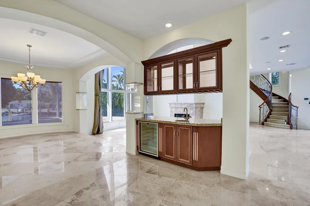 2330 NE 31st Court Lighthouse Point FL 33064