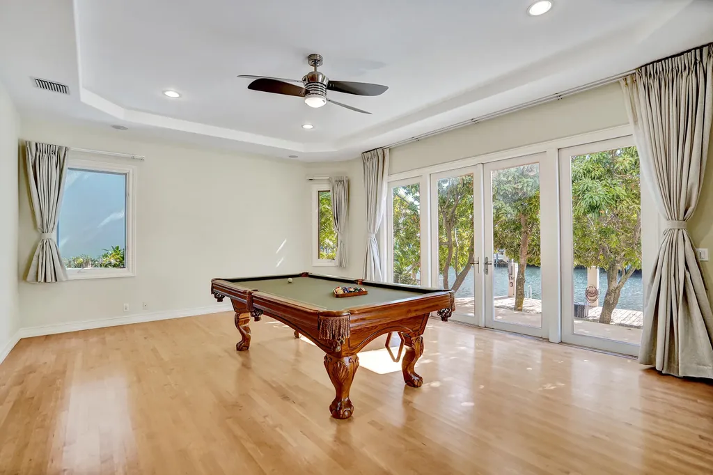 2330 NE 31st Court Lighthouse Point FL 33064