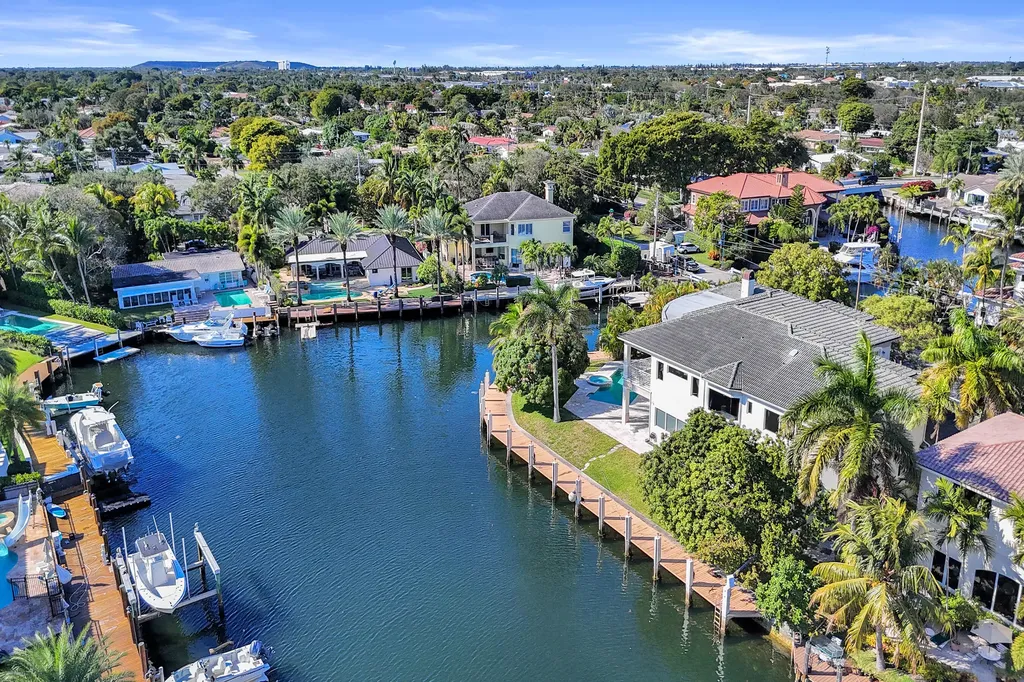 2330 NE 31st Court Lighthouse Point FL 33064
