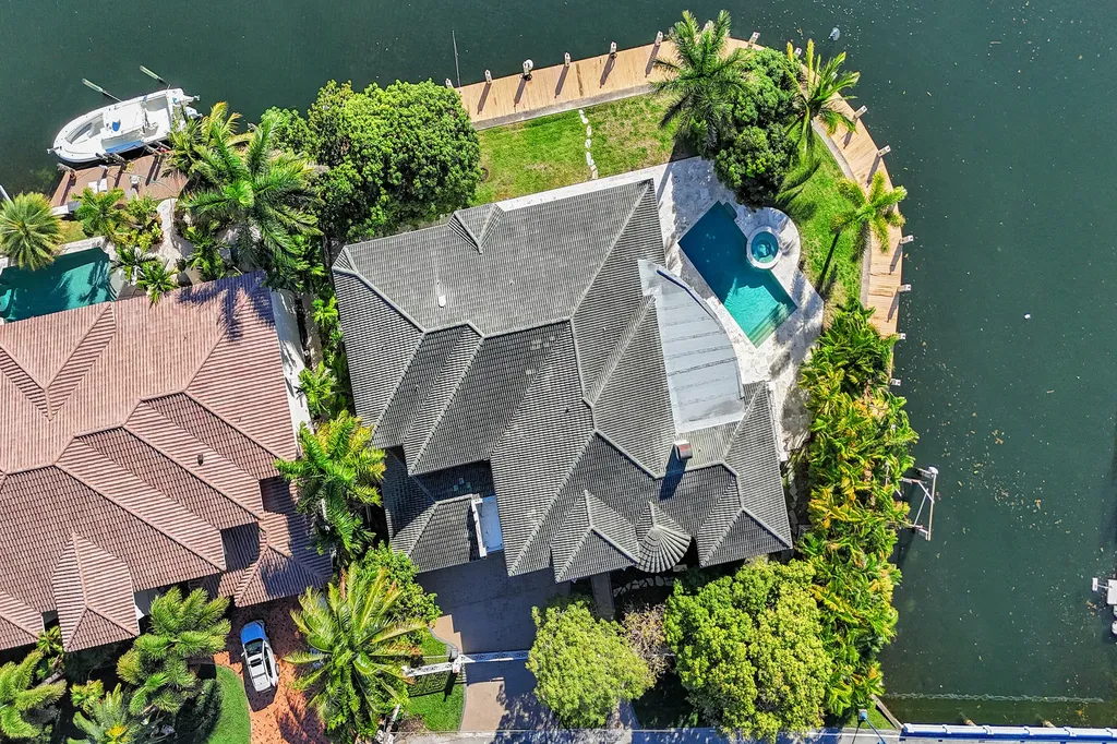 2330 NE 31st Court Lighthouse Point FL 33064