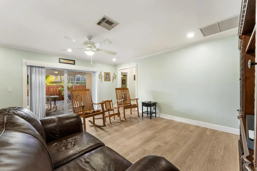 7410 Venetian Way Lake Clarke Shores FL 33406