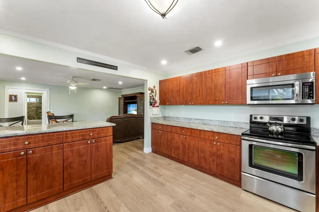 7410 Venetian Way Lake Clarke Shores FL 33406