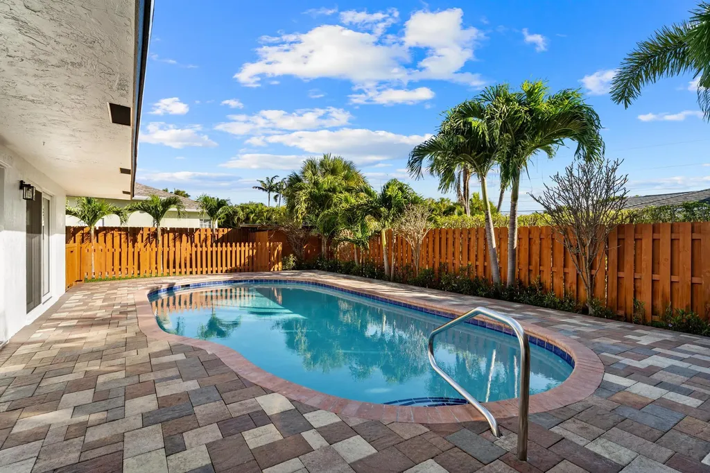 7410 Venetian Way Lake Clarke Shores FL 33406
