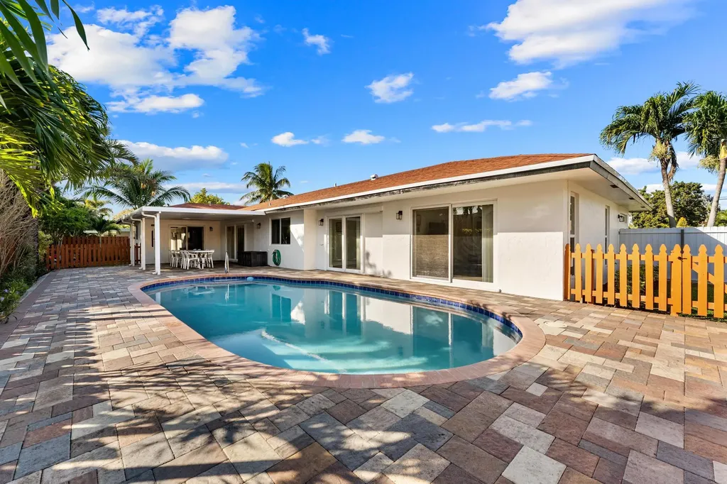 7410 Venetian Way Lake Clarke Shores FL 33406