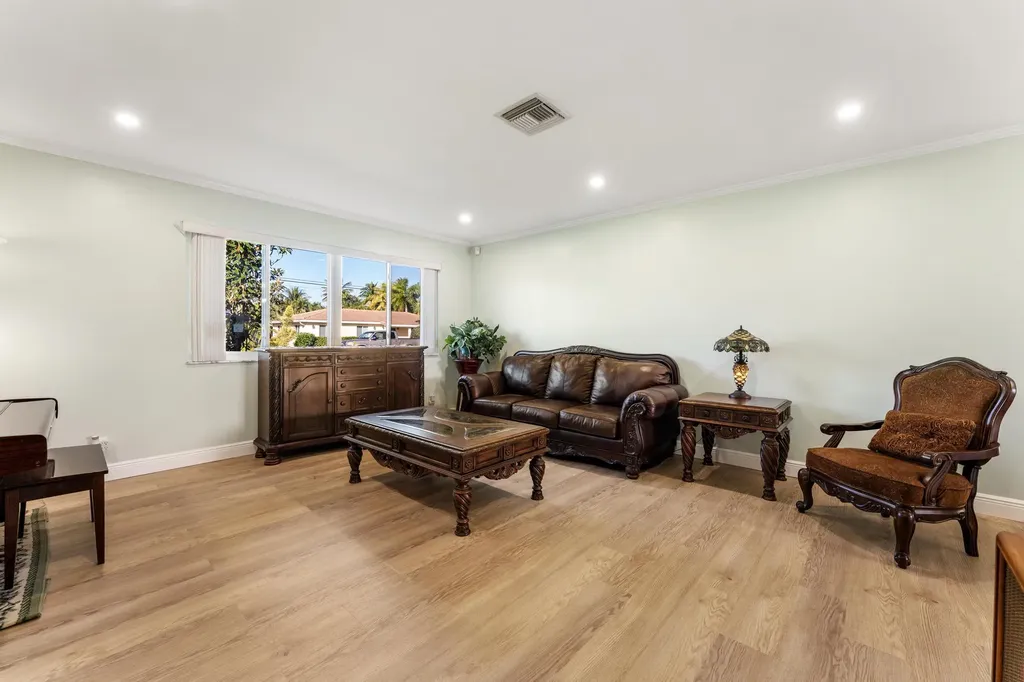 7410 Venetian Way Lake Clarke Shores FL 33406