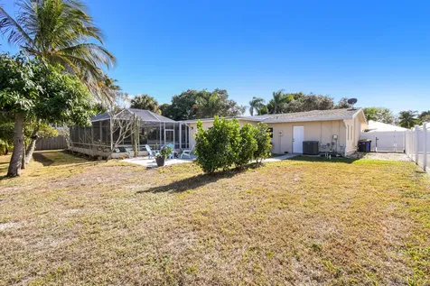 8963 SE Ceres Street Hobe Sound FL 33455