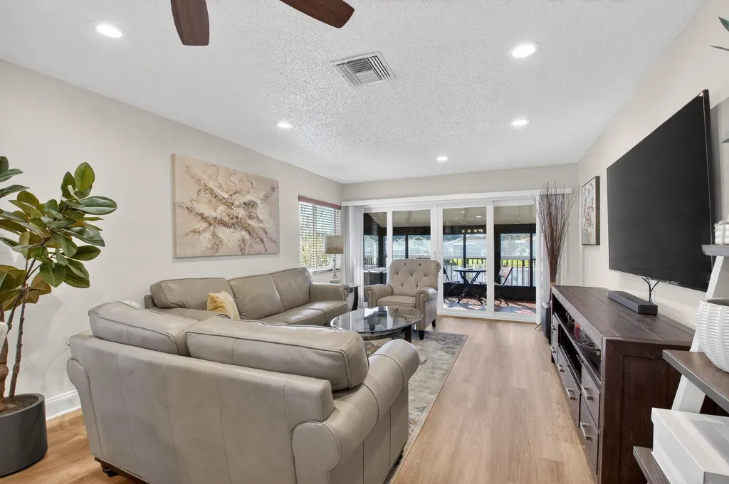 5844 Areca Palm Ct., Unit B Delray Beach FL 33484