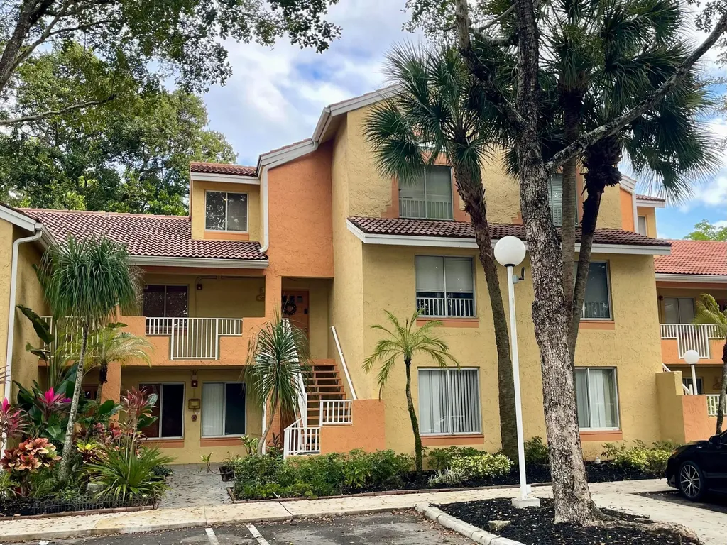 910 Coral Club Drive Coral Springs FL 33071