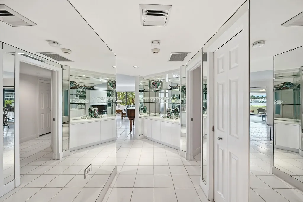 1109 E Marine Way E North Palm Beach FL 33408