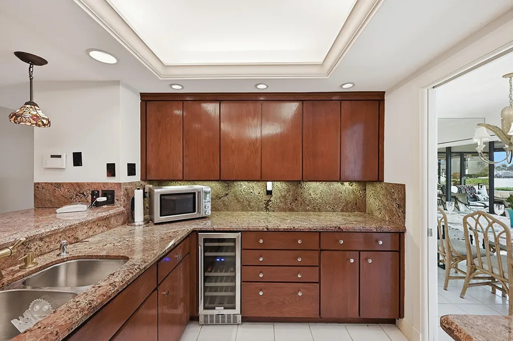1109 E Marine Way E North Palm Beach FL 33408