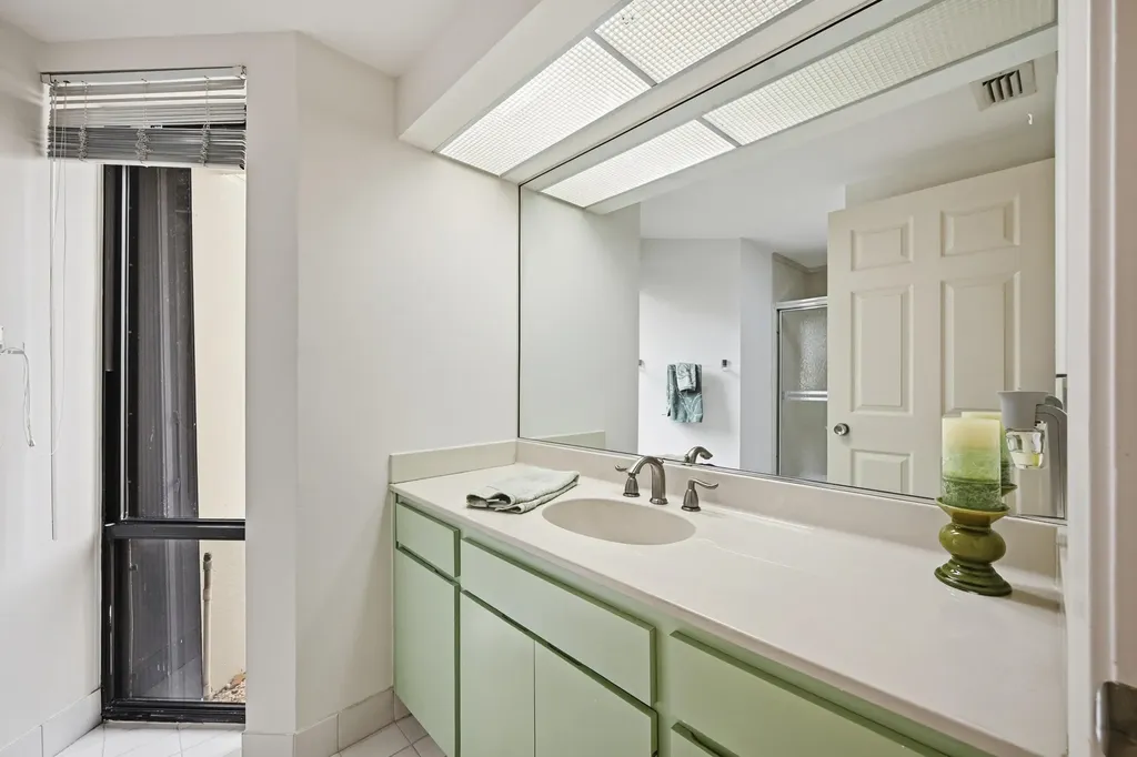 1109 E Marine Way E North Palm Beach FL 33408