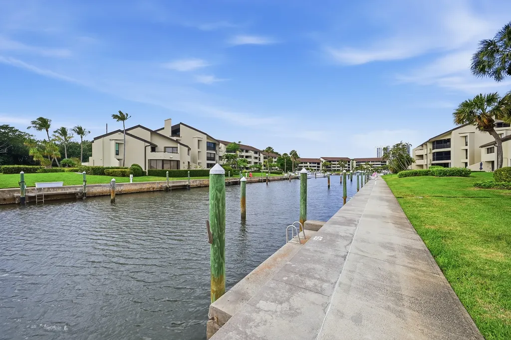 1109 E Marine Way E North Palm Beach FL 33408