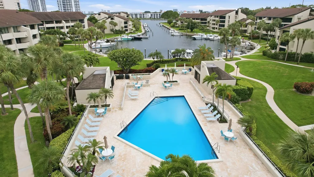 1109 E Marine Way E North Palm Beach FL 33408