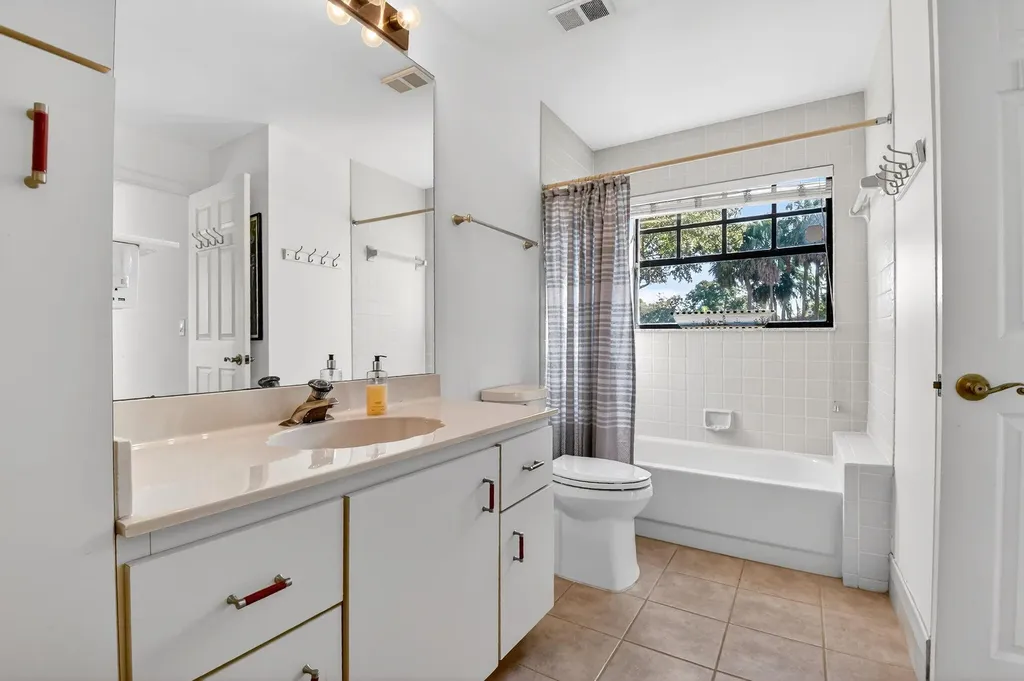 8065 Aberdeen Drive Boynton Beach FL 33472