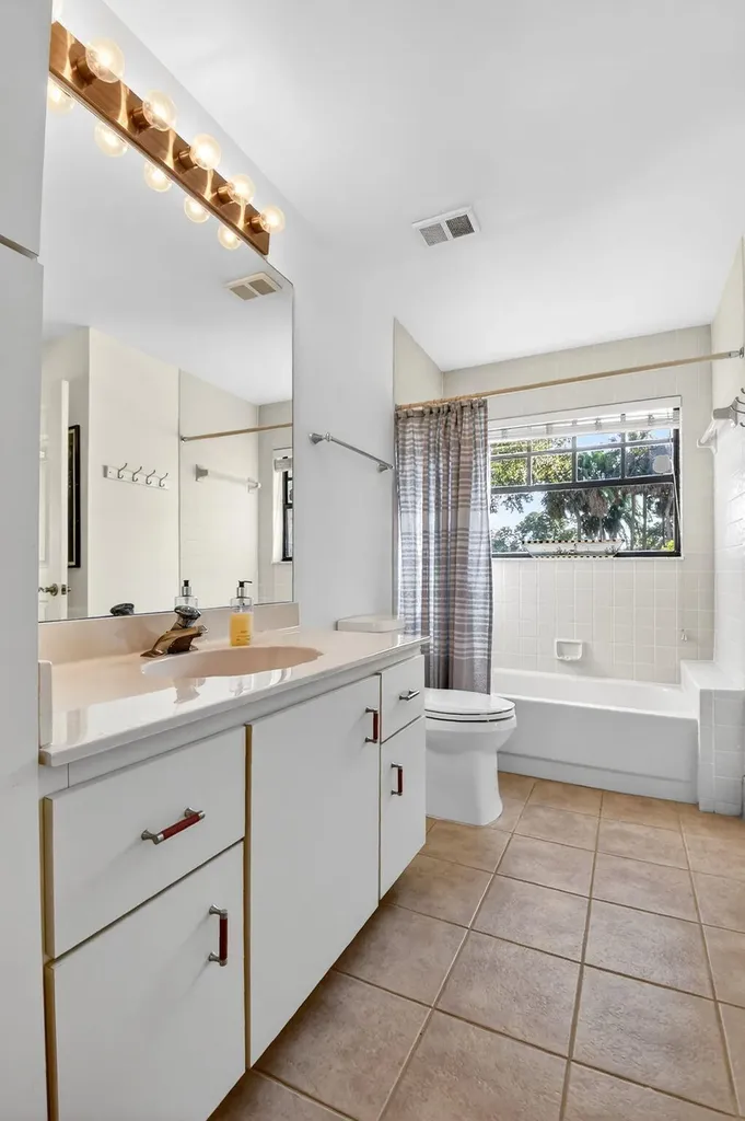 8065 Aberdeen Drive Boynton Beach FL 33472