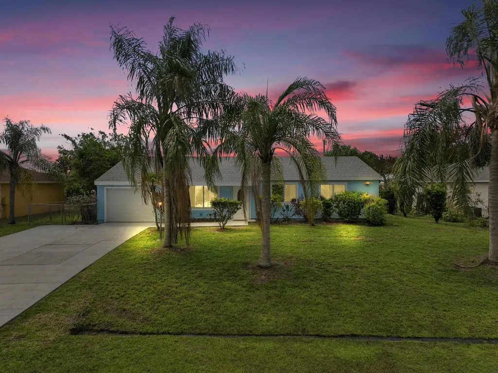 420 SE Streamlet Avenue Port St Lucie FL 34983
