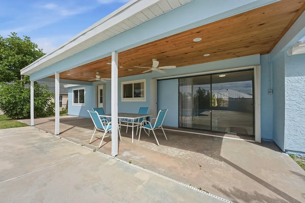 420 SE Streamlet Avenue Port St Lucie FL 34983
