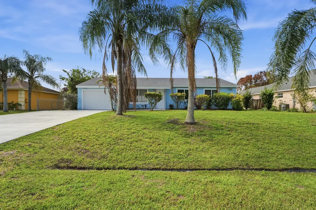 420 SE Streamlet Avenue Port St Lucie FL 34983