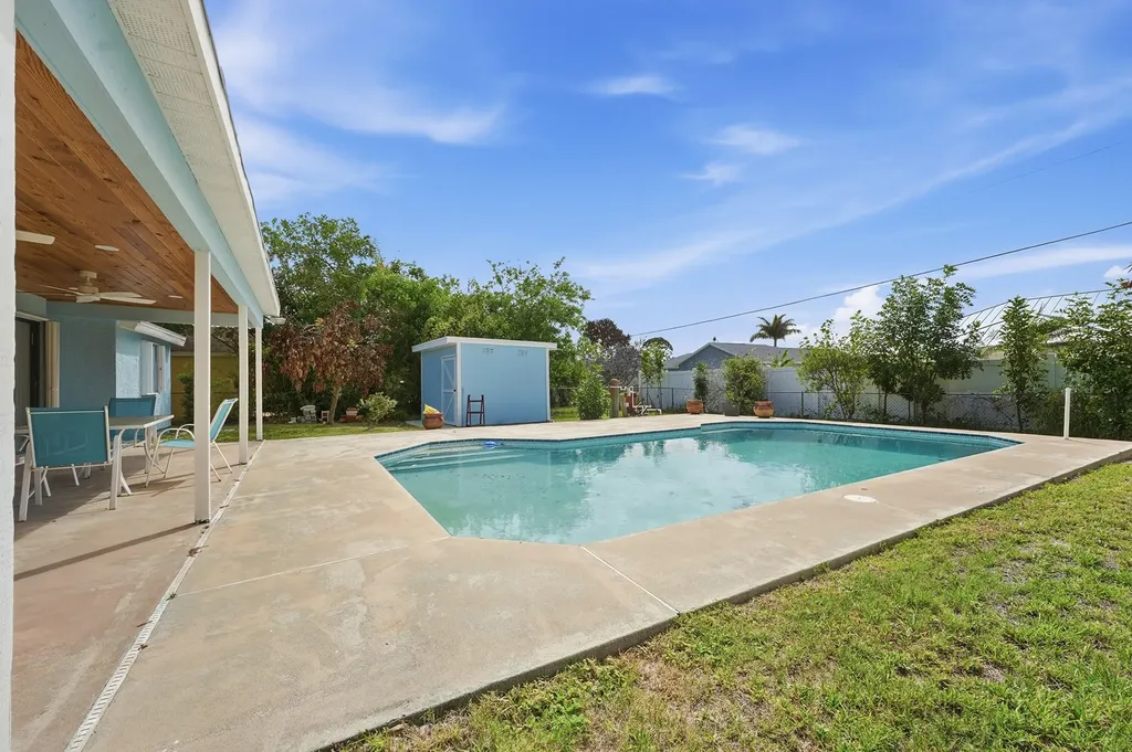 420 SE Streamlet Avenue Port St Lucie FL 34983