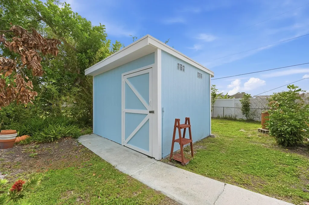 420 SE Streamlet Avenue Port St Lucie FL 34983