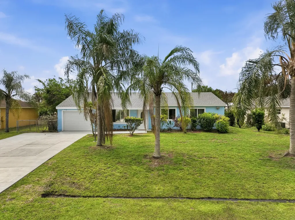 420 SE Streamlet Avenue Port St Lucie FL 34983