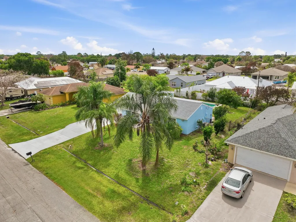 420 SE Streamlet Avenue Port St Lucie FL 34983